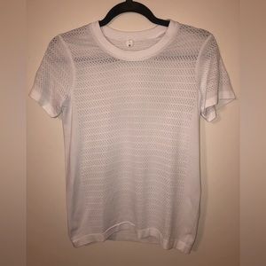 White Lululemon tshirt. Size 4.